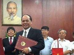 越南與伊朗就鋁土礦、石化、建材領(lǐng)域經(jīng)貿(mào)合作